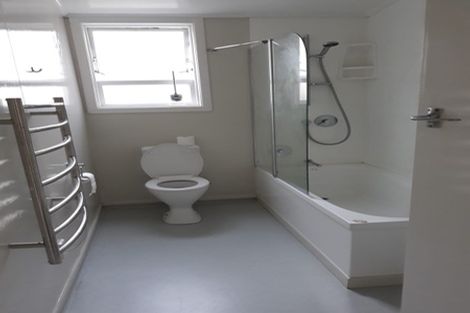 Photo of property in 3-5 Knoll Street, Island Bay, Wellington, 6023