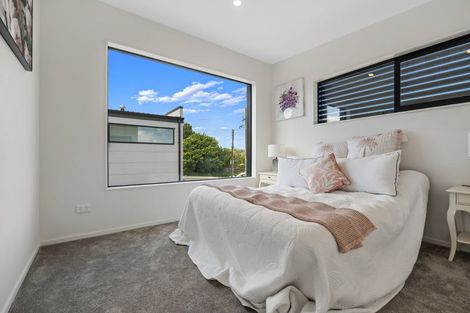 Photo of property in 8/10 Hutchinsons Road, Bucklands Beach, Auckland, 2014