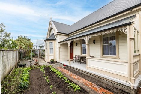 Photo of property in 4 Terrace Lane, Hospital Hill, Napier, 4110