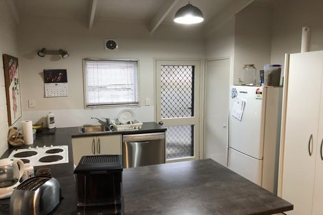 Photo of property in 2/38 Eastglen Road, Glen Eden, Auckland, 0602