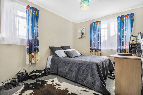 Photo of property in 25 Arimu Road, Papakura, 2110