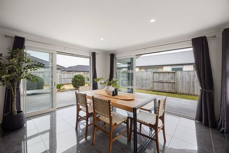 Photo of property in 9 Magellan Rise, Flagstaff, Hamilton, 3210