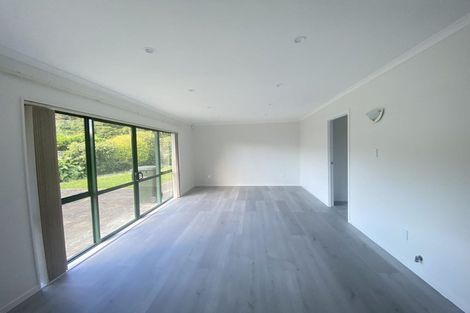 Photo of property in 15 Vanderbilt Parade, Albany, Auckland, 0632