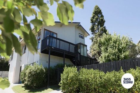 Photo of property in 1/4 Eugen Place, Bayview, Auckland, 0629