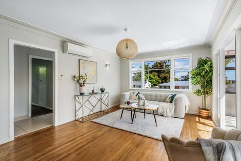 Photo of property in 35 Tampin Road, Hillpark, Auckland, 2102