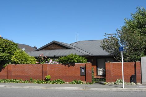 Photo of property in 64 Aikmans Road, Merivale, Christchurch, 8014