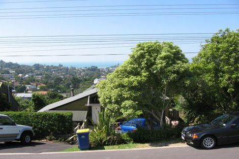 Photo of property in 811 East Coast Road, Northcross, Auckland, 0630