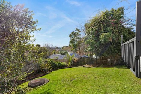 Photo of property in 2/105 Carlisle Road, Torbay, Auckland, 0632