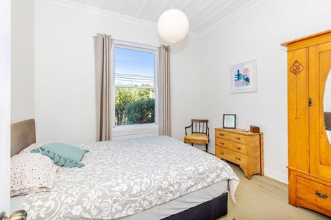 Photo of property in 2 Smith Street, Raglan, 3225