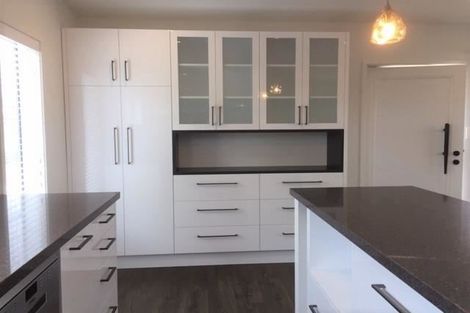 Photo of property in 8 Marina View Drive, West Harbour, Auckland, 0618