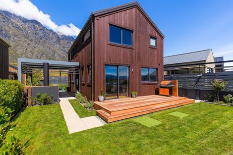 Photo of property in 33 Double Cone Road, Jacks Point, Queenstown, 9371