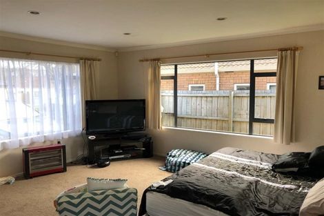 Photo of property in 27 Riplington Road, Huntington Park, Auckland, 2013