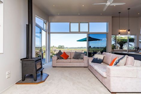 Photo of property in 86 Molesworth Drive, Mangawhai, 0505