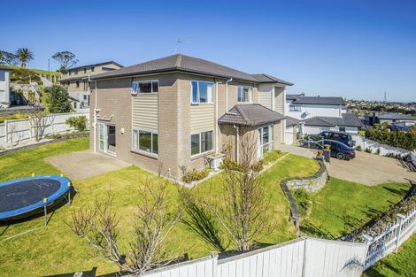 Photo of property in 11 Henriette Place, The Gardens, Auckland, 2105