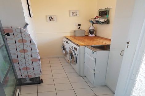 Photo of property in 62 Pitau Road, Mount Maunganui, 3116