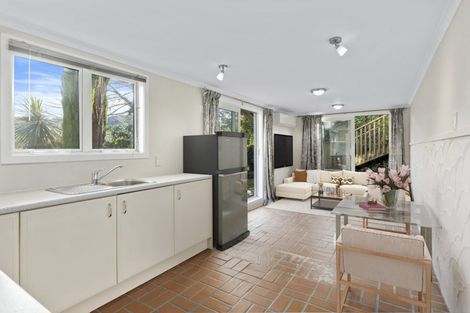 Photo of property in 43 Warwick Street, Wilton, Wellington, 6012