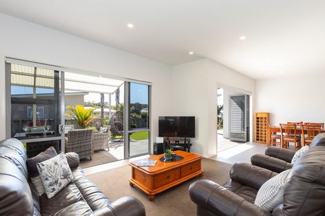 Photo of property in 10 Kagan Avenue, Mangawhai, 0505