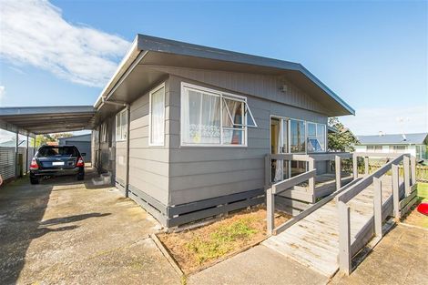Photo of property in 27 Cross Street, Castlecliff, Whanganui, 4501