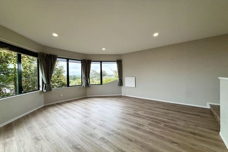 Photo of property in 11 Van Dyke Place, West Harbour, Auckland, 0618
