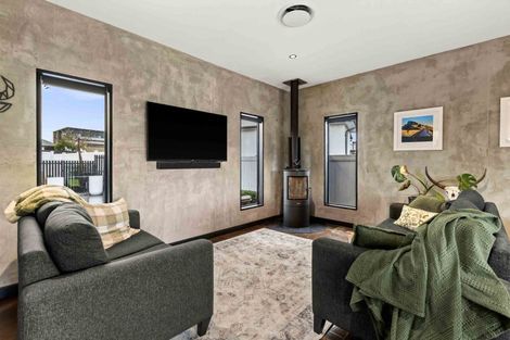 Photo of property in 23 Lucknow Road, Havelock North, 4130