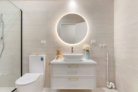 Photo of property in 33 Puihi Crescent, Massey, 0614