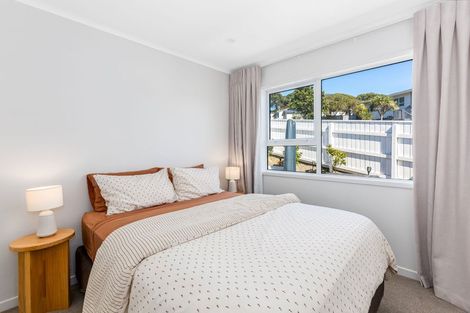 Photo of property in 11 Parkinson Close, Whitby, Porirua, 5024