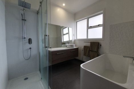 Photo of property in 36 Jade Avenue, Pakuranga Heights, Auckland, 2010