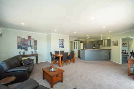 Photo of property in 147 Pacific Drive, Fitzherbert, Palmerston North, 4410