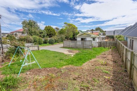 Photo of property in 107 Amohia Street, Paraparaumu, 5032