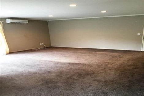 Photo of property in 13 Aragon Grove, Kingsley Heights, Upper Hutt, 5018