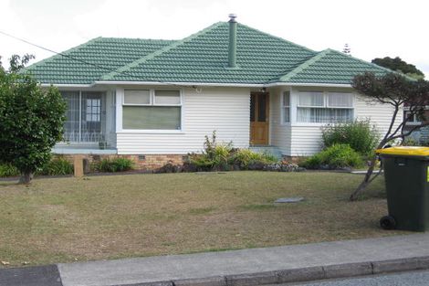 Photo of property in 8 Tauhara Street, Green Bay, Auckland, 0604