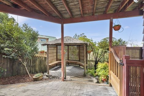 Photo of property in 1/8 Dee Place, Torbay, Auckland, 0630