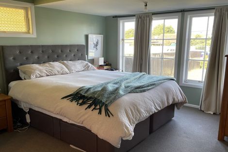 Photo of property in 28 Harbour View Road, Te Atatu Peninsula, Auckland, 0610