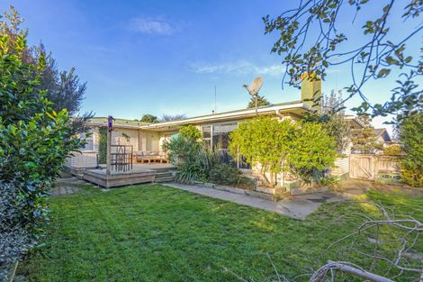 Photo of property in 15 Acacia Street, Kelvin Grove, Palmerston North, 4414