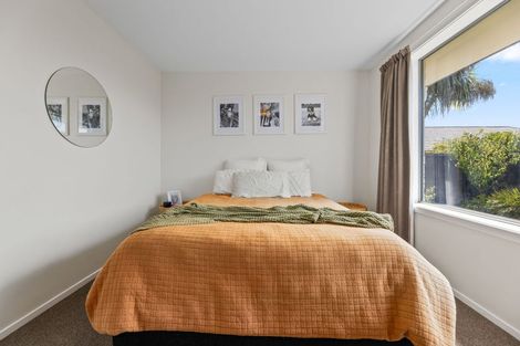 Photo of property in 2/126a Middlepark Road, Sockburn, Christchurch, 8042