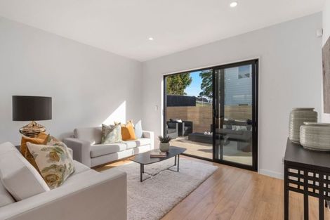 Photo of property in 31c Weatherly Road, Torbay, Auckland, 0630