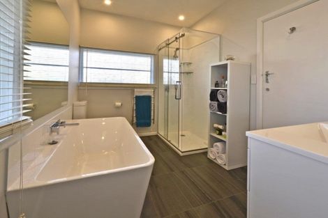 Photo of property in 241 Weston Road, St Albans, Christchurch, 8052