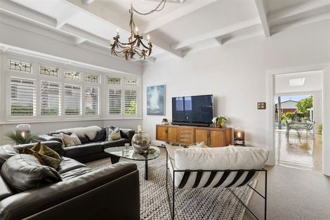 Photo of property in 2 Bayview Road, Hauraki, Auckland, 0622