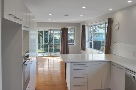 Photo of property in 30 Greendale Avenue, Avonhead, Christchurch, 8042