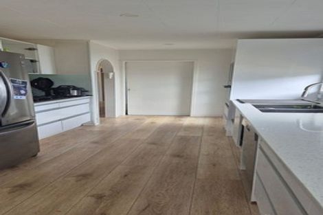 Photo of property in 55 Allington Road, Massey, Auckland, 0614