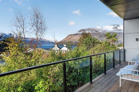 Photo of property in 5c Aspen Grove, Fernhill, Queenstown, 9300