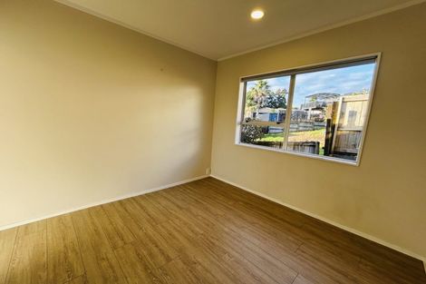 Photo of property in 15 Lyford Crescent, Sunnynook, Auckland, 0620