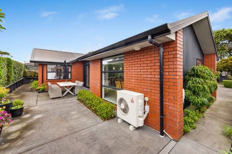 Photo of property in 32 Whiteley Street, Moturoa, New Plymouth, 4310