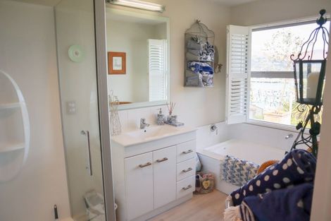 Photo of property in 1 Simeon Quay, Lyttelton, 8082