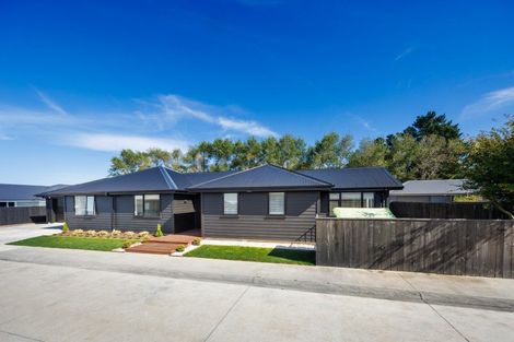 Photo of property in 6 Ivy Lane, Kelvin Grove, Palmerston North, 4414