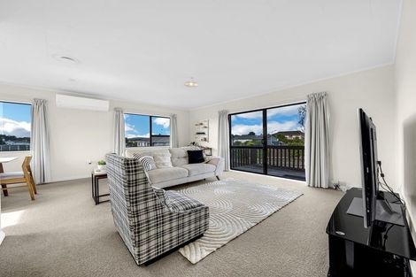 Photo of property in 44a Edgewater Parade, Waiuku, 2123