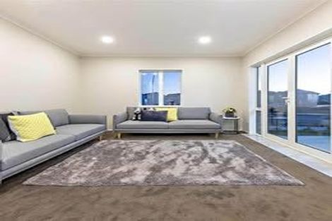 Photo of property in 10 Warbler Crescent, Papakura, 2110