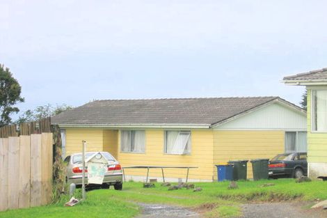 Photo of property in 32 Doone Place, Massey, Auckland, 0614