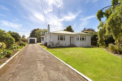 Photo of property in 19 Oxford Street, Martinborough, 5711