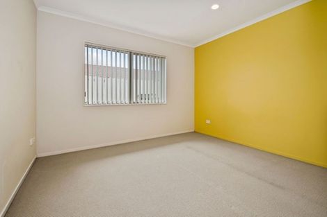Photo of property in 4 Beverage Place, Rosehill, Papakura, 2113